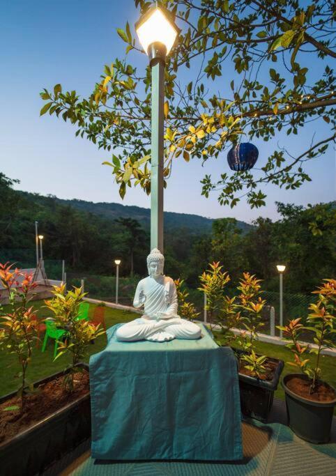 Spicy Mango Lakeside Abode - Luxurious Villa In Pawana Lonavala Esterno foto